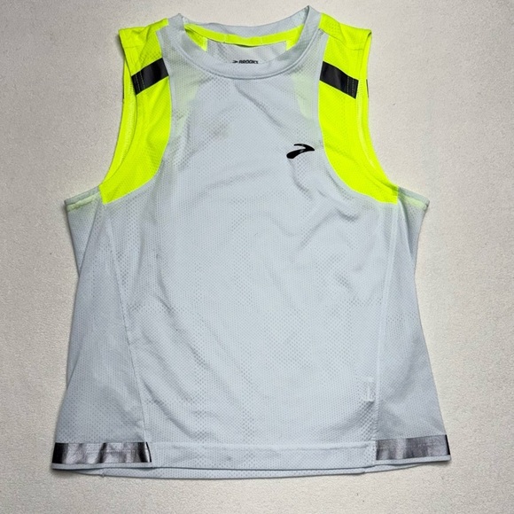 Brooks Other - Brooks Tank Size S